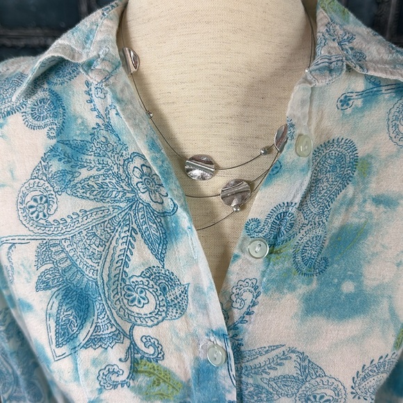 Soft almost sheer collared shirt. Beach paisley watercolors soft - Picture 10 of 10